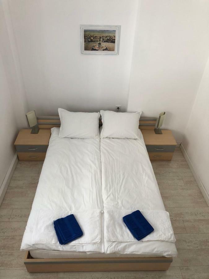 Modern & Old Apartment Sofia Bagian luar foto